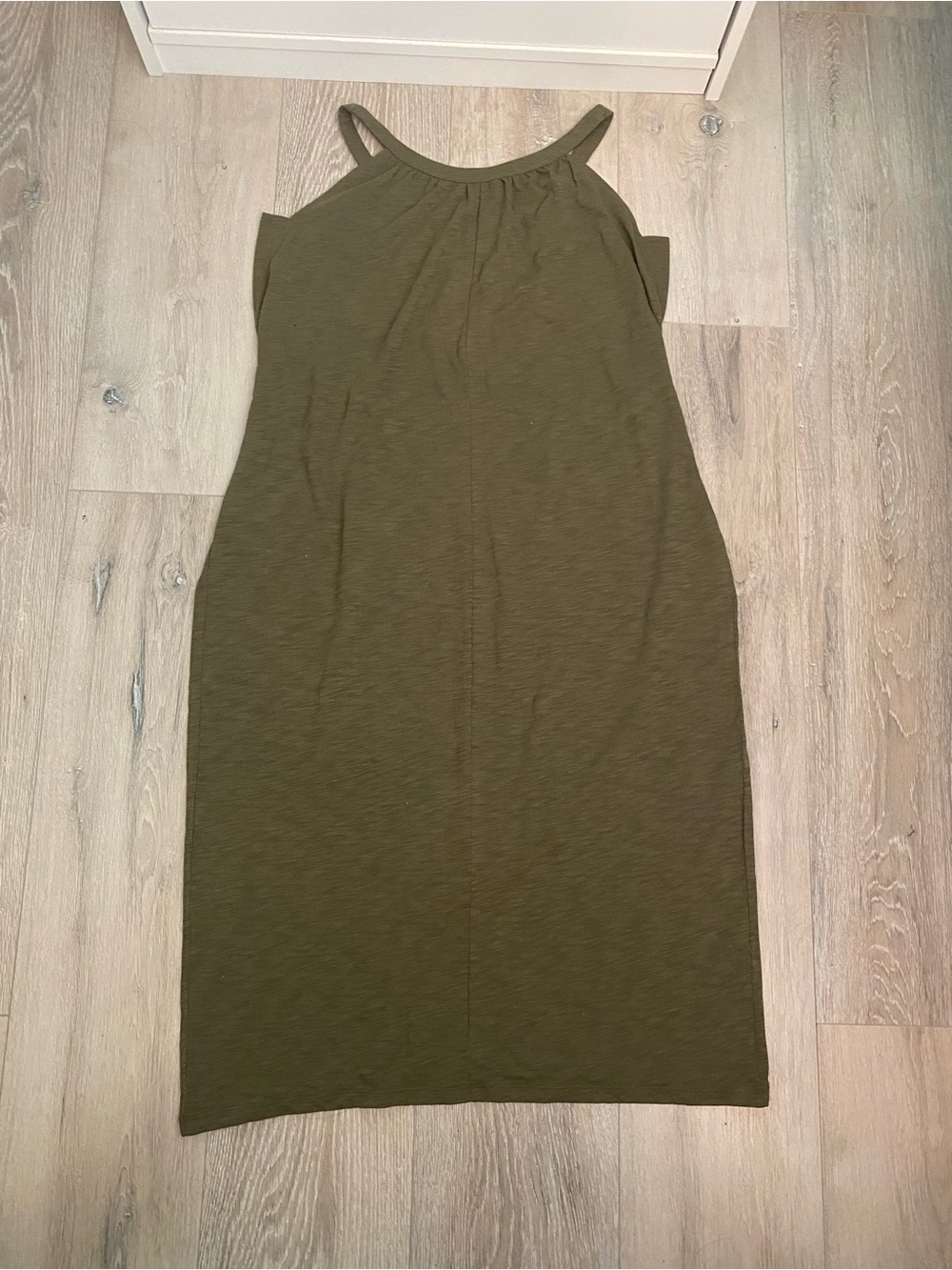 Uniqlo Olive Sleeveless Midi Dress with Waist Tie - Picture 3 of 7